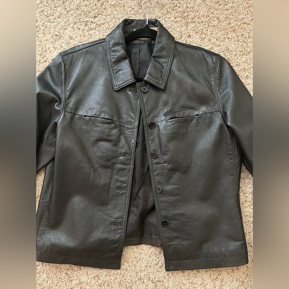 Vintage Cropped Leather Trucker Jacket - Picture 3 of 8